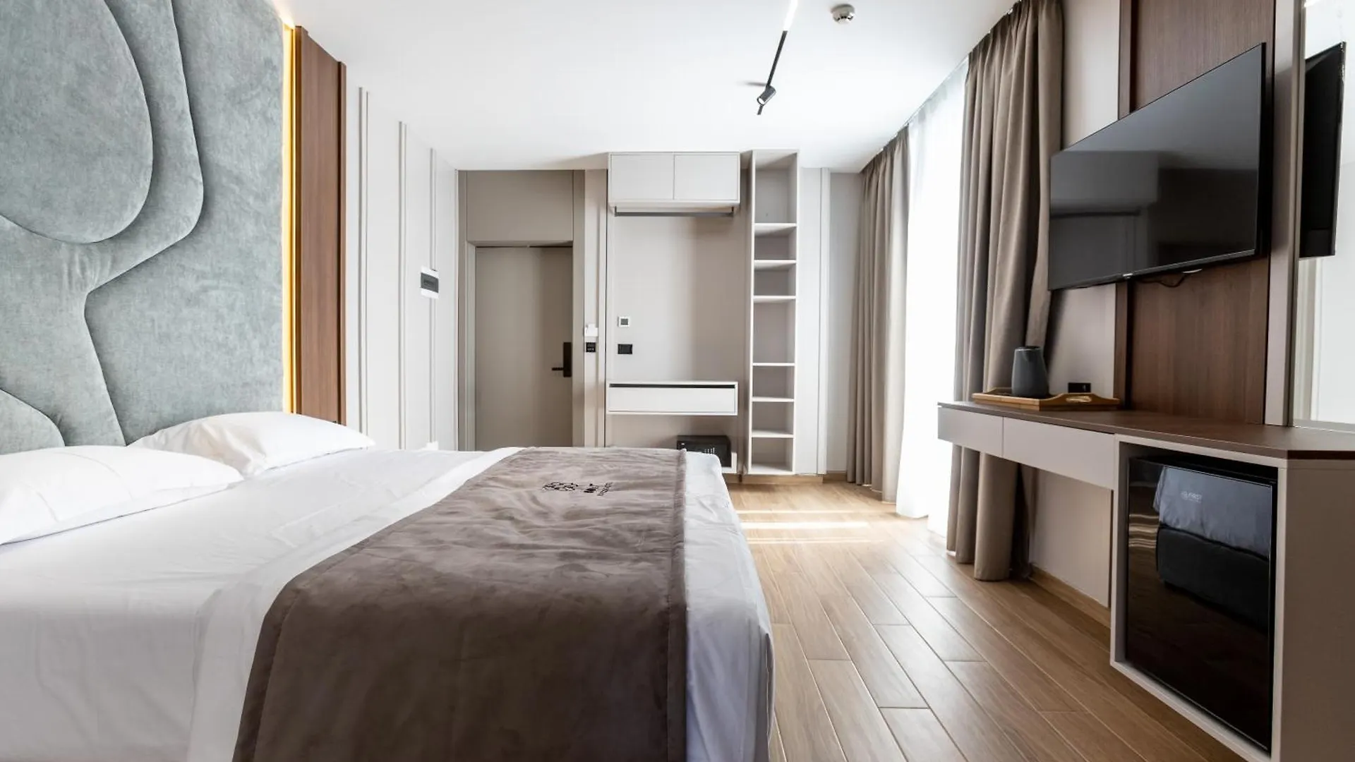 Bolt Boutique Hotel Lezhe