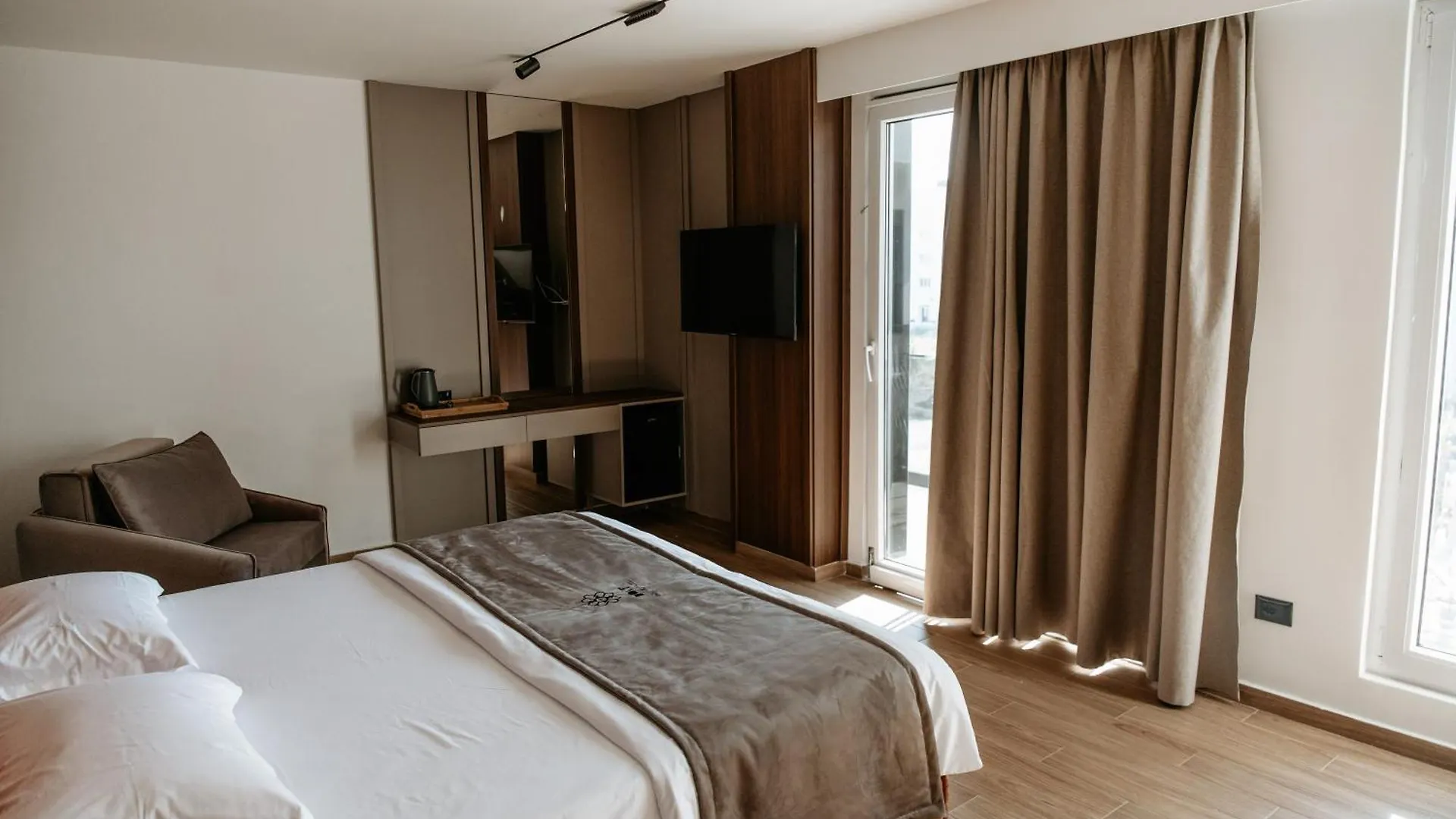 Bolt Boutique Hotel Lezhe Albania