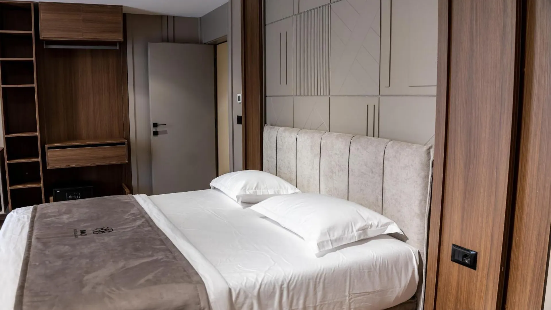 Bolt Boutique Hotel Lezhe